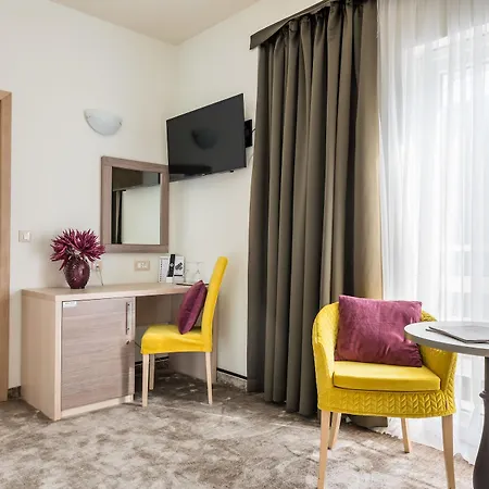ホテル Hotel Mondo 4*