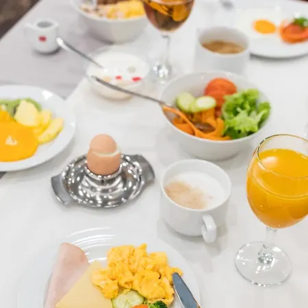ホテル Hotel Mondo 4*