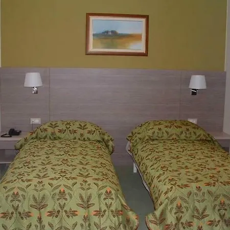 ホテル Hotel Mondo 4*