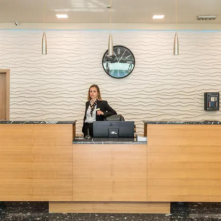 ホテル Hotel Mondo 4*